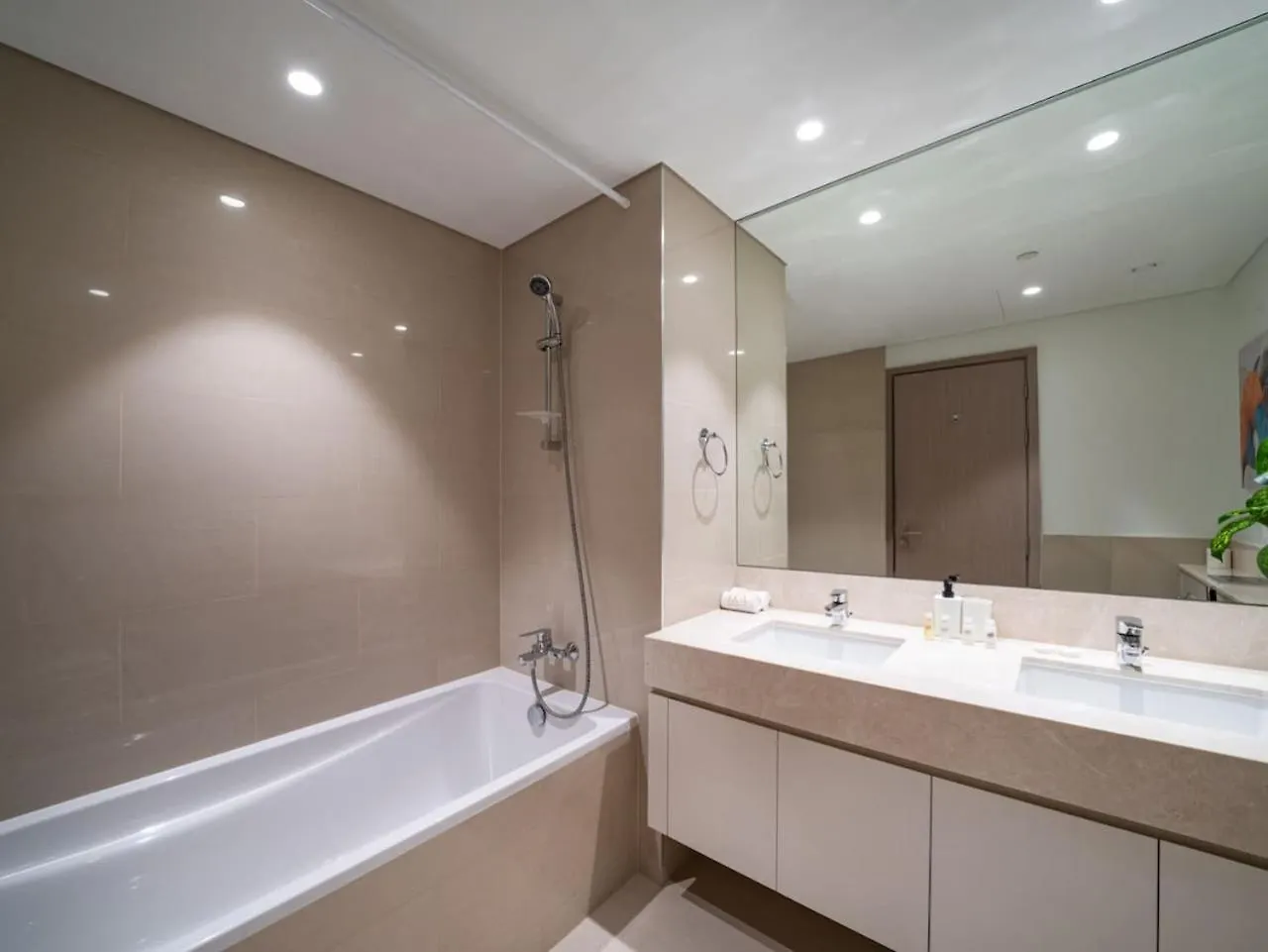 Downtown 2 Bed With Poolside Burj Khalifa View Apartment Dubai 0*,