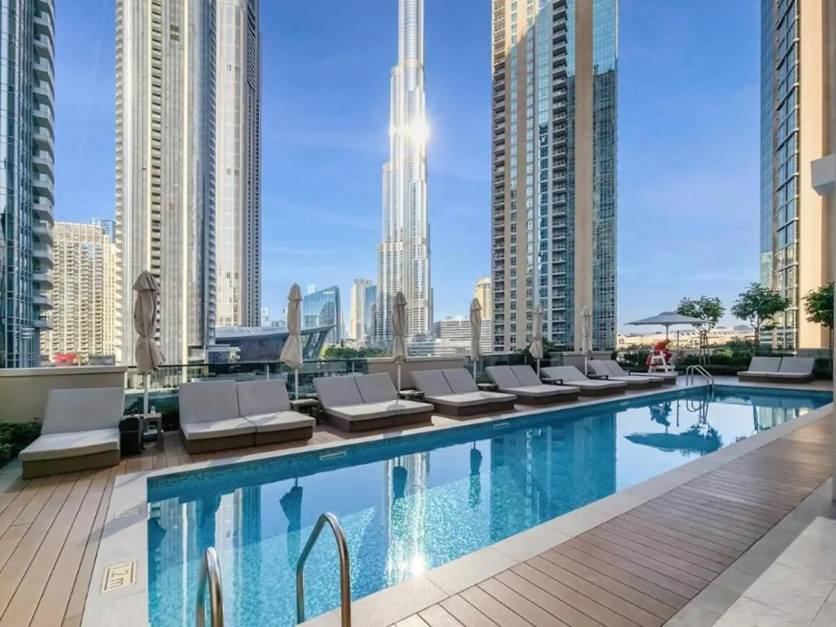 Downtown 2 Bed With Poolside Burj Khalifa View Apartment Dubai